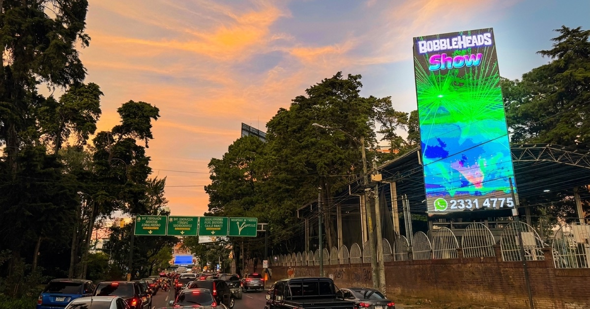 Pantalla Av. Las Américas — Centro Deportivo Los Arcos, Zona 14